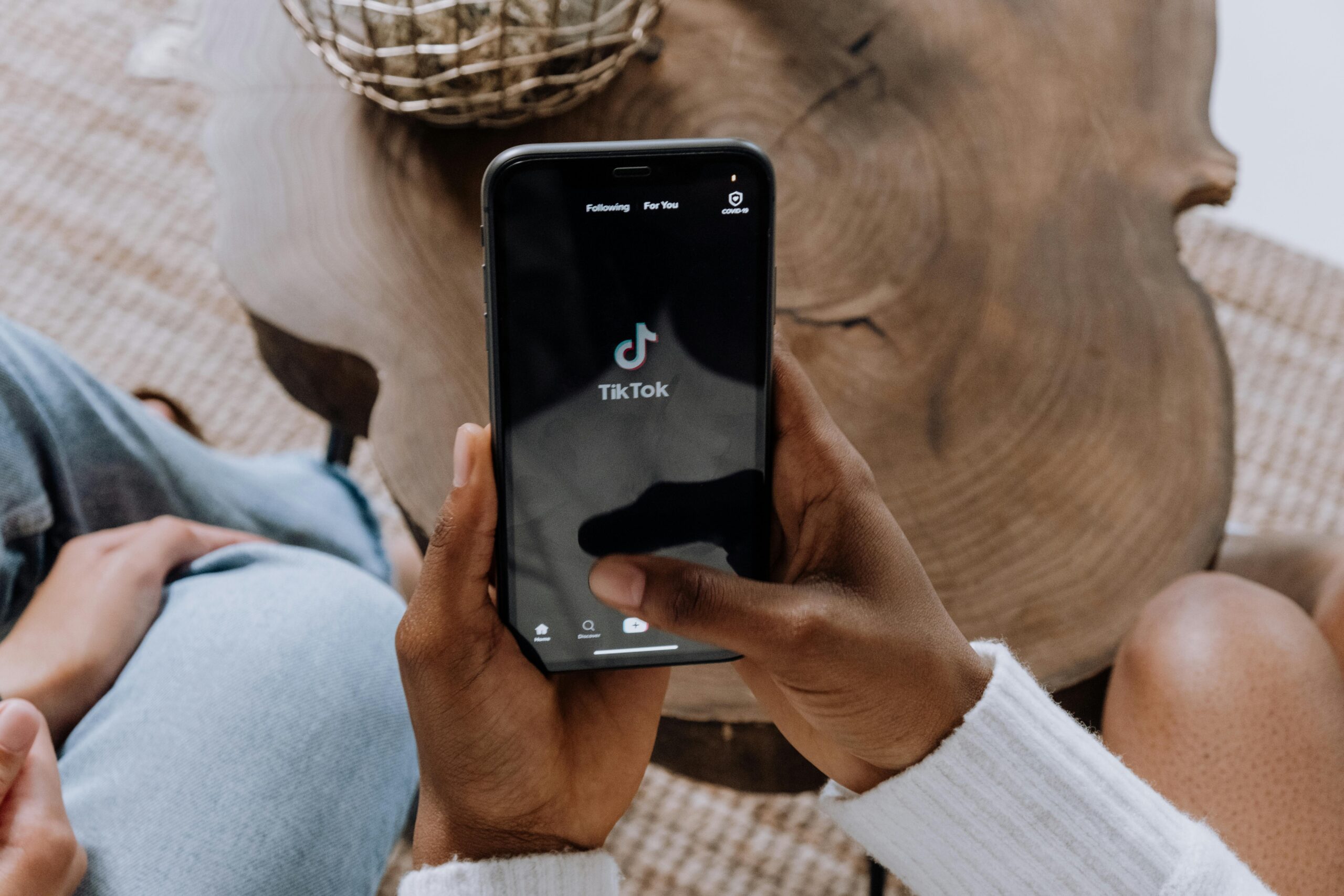 TalkLiv App: Complete Guide, Features, Benefits, FAQs & Calculations